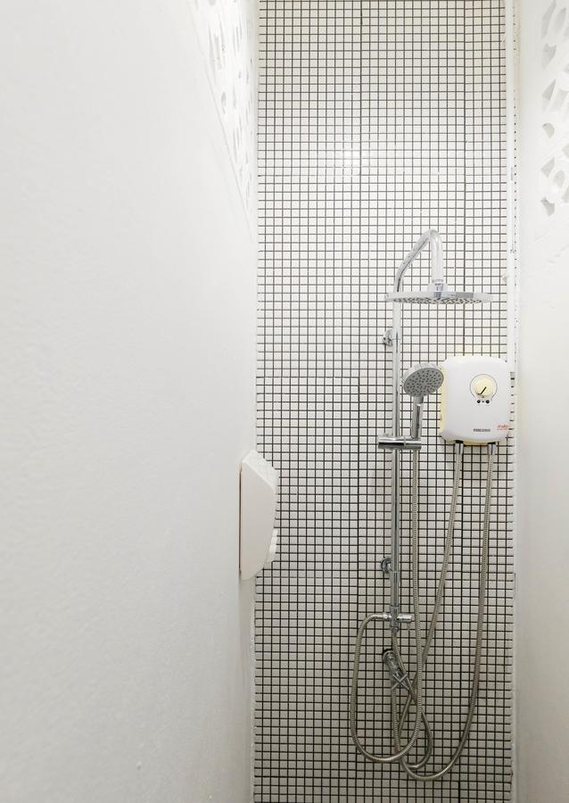 Simple To Sleep Hostel Бангкок Экстерьер фото