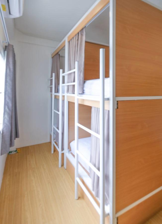 Simple To Sleep Hostel Бангкок Экстерьер фото